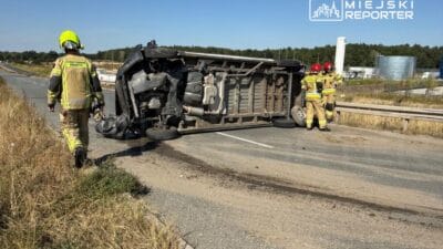 Otobüs ve binek araç çarpıştı. Otobüs yan yattı 4 Otobus ve binek arac carpisti otobus yan yatti 7318