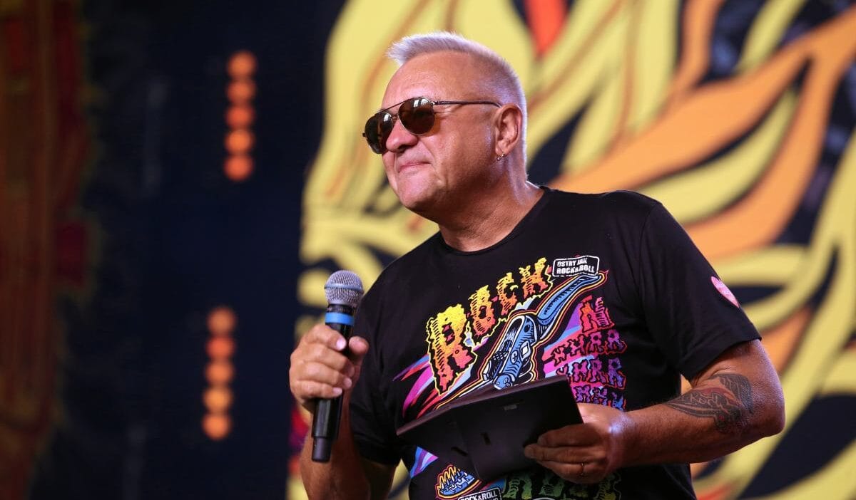 Owsiak spiewak i dava acmakla tehdit etti aktivist cevap verir birakin kendi kafasina vursun 7393