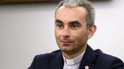 Polonya kisi papiyeye karsi cikti tipik olmayan durum 3583