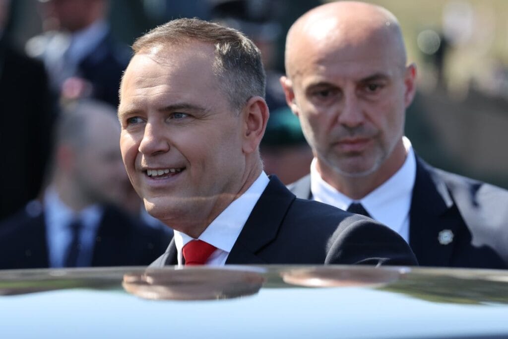 polonya nin washington daki temsilcisi hangi cikar baskanlik sozcusu ates acti 4783