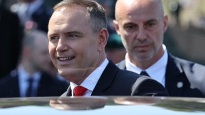 Polonya nin washington daki temsilcisi hangi cikar baskanlik sozcusu ates acti 4783