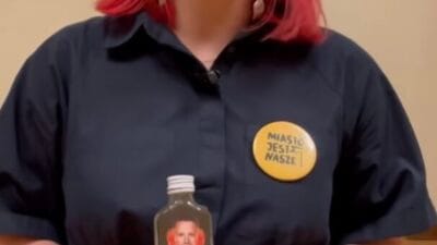 Prag meclis uyesi ve city is ours dernegi aktivisti mahalle sakinlerine saldirdi ve arabalarini zincirle tahrip etti 7224