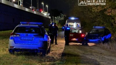 Praga p noc ta bir pizza dagiticisinin arabasinin calinmasinin ardindan polis takibi bir polis arabasi ile carpisma oldu 6679