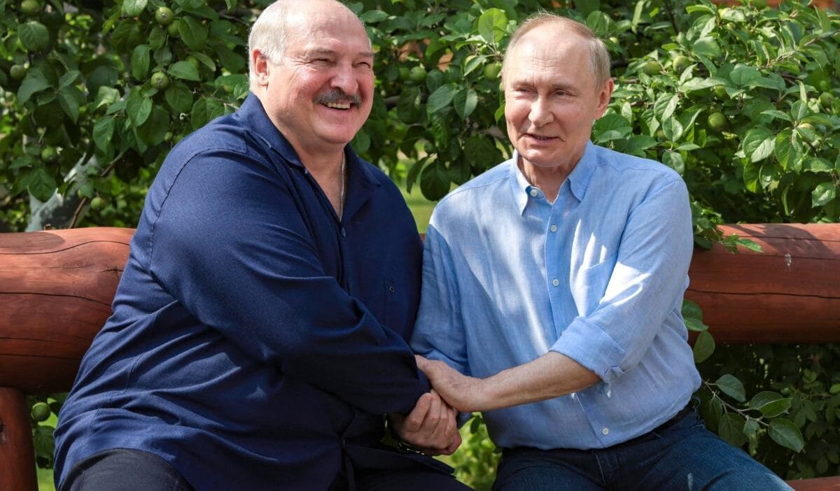 Putin biyoloryu lideri łukaszenka ile görüştü; trump 'biyoloryyaya ve güçlü liderine teşekkür ederim' 1 Putin biyoloryu lideri ukaszenka ile gorustu trump biyoloryyaya ve guclu liderine tesekkur ederim 4795