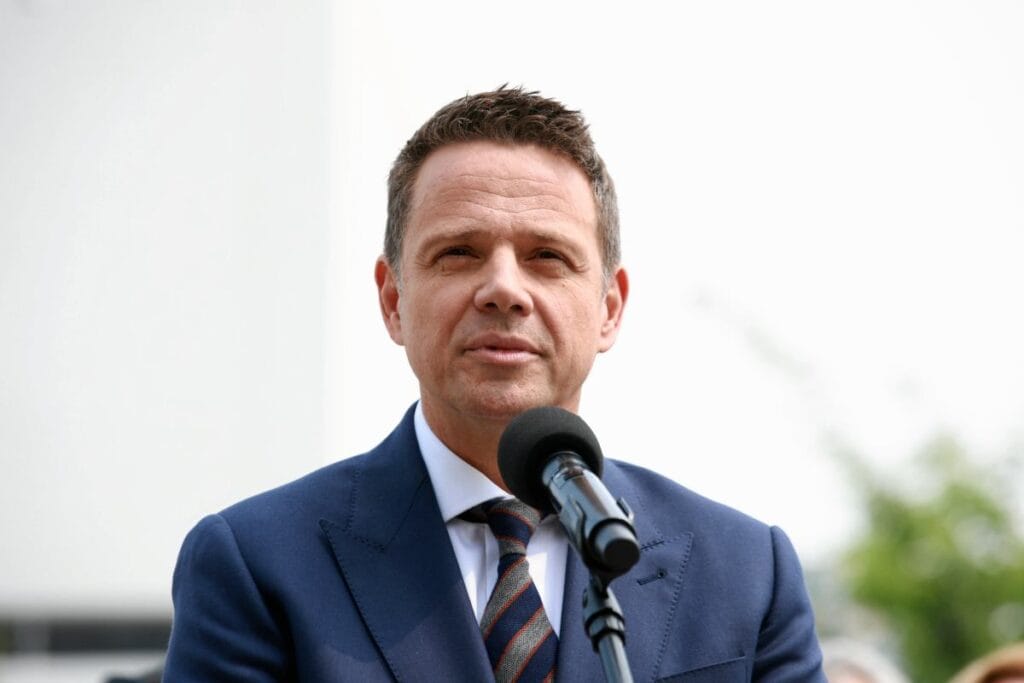 rafa trzaskowski projesi hakkinda sesini acti olum efsaneleri asiri i fade edildi 4329