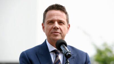 Rafa trzaskowski projesi hakkinda sesini acti olum efsaneleri asiri i fade edildi 4329