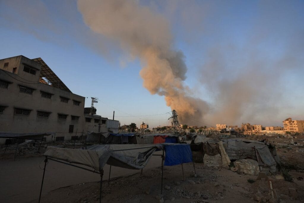 reuters i srail gazze seridi nde bir hastaneye saldirdi en az 15 kisi olduruldu 6798