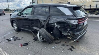 S2'de iki araç çarpıştı. İki şerit kapatıldı 4 S2 de iki arac carpisti i ki serit kapatildi 7021