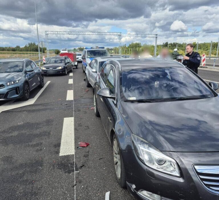 S7 de 4 arac carpisti varsova istikametinde zorluklar 6688