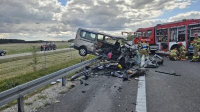 S7 de trajedi otobus bir ciftlik traktorune carpti 4 kisi oldu yol trafige kapatildi 6825