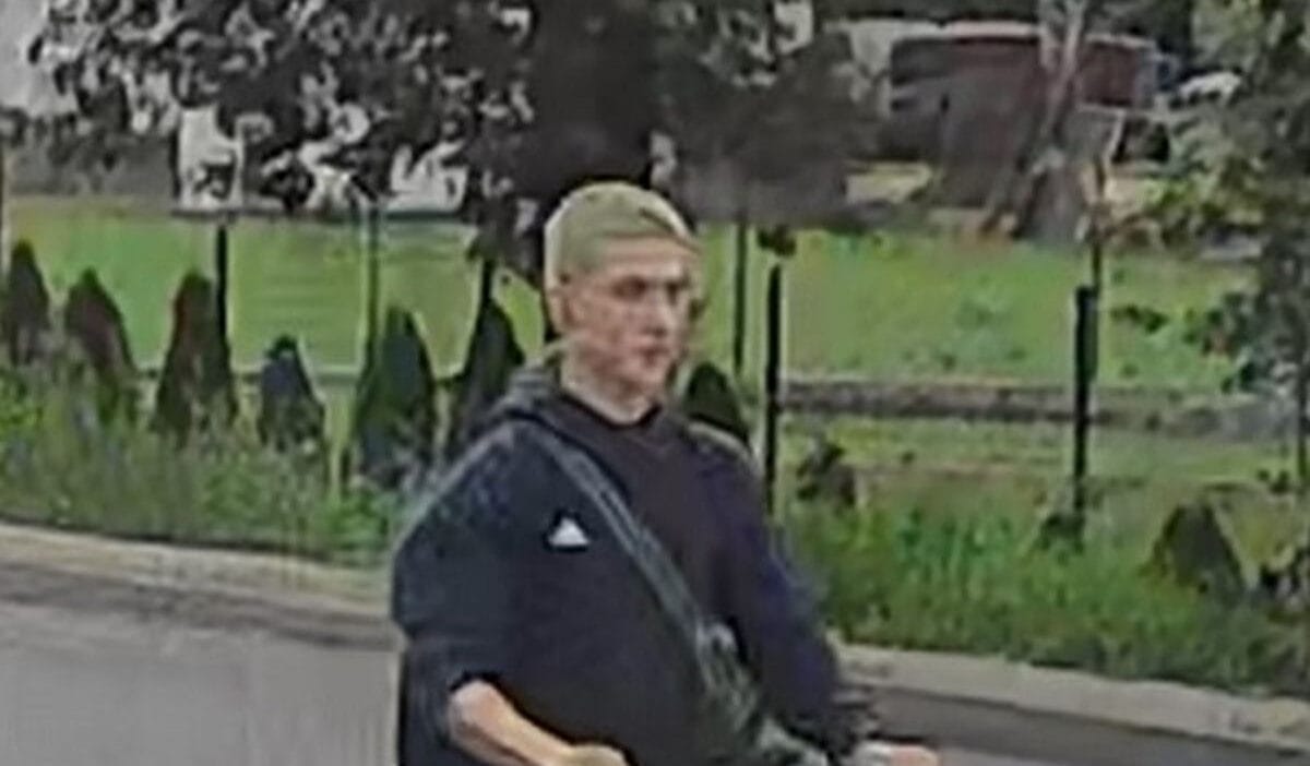 Scooter a binip 6 yasindaki bir cocuga carpti ve kacti polis fotograftaki adami ariyor 7817