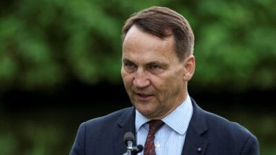 Sikorski niedzielski ye yapilan saldiriya tepki gosteriyor uyarmistim 7481
