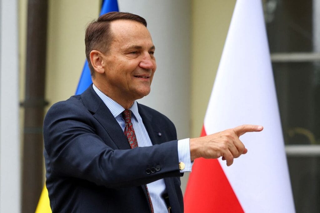 sikorski trump putin mantasi oturmali ukrayna i cin kritik kararlar 4679