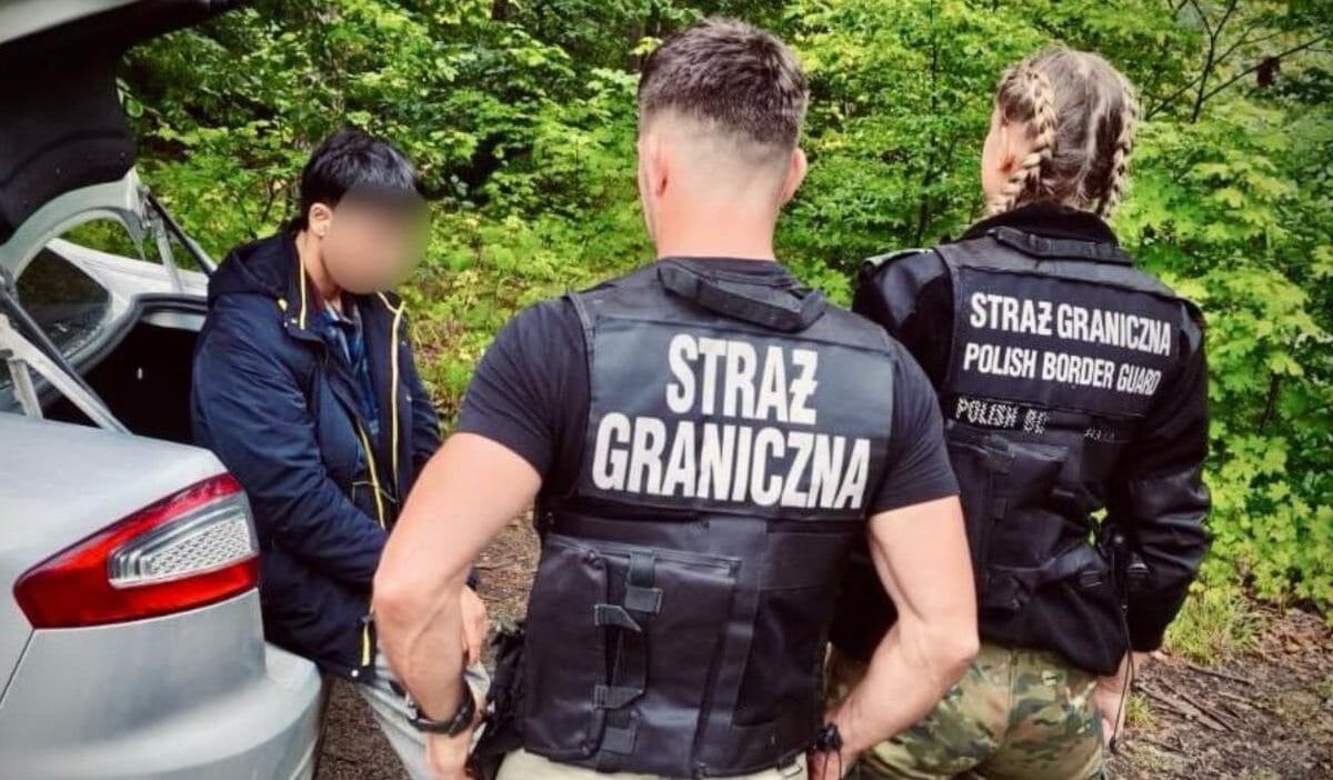 Szczecin yakinlarinda gozaltina alindi i ki kurye ve almanya ya dogru kacis 8046