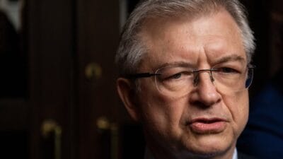 Kilise'nin şok edici bir hamlesiyle polonya'daki apostolik nuncius, rus büyükelçisini onurlandırdı. 3 Szokuj cy ruch ko cio a nuncjusz apostolski w polsce uhonorowa rosyjskiego ambasadora 5310