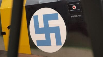 Tartismali sembol askeri sancaklardan kaldirilacak sikintili durumlar ortaya cikti 7981