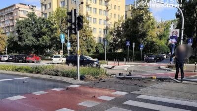 Trafik isiklarina girdi araci terk etti ve yaya olarak kacti 6706