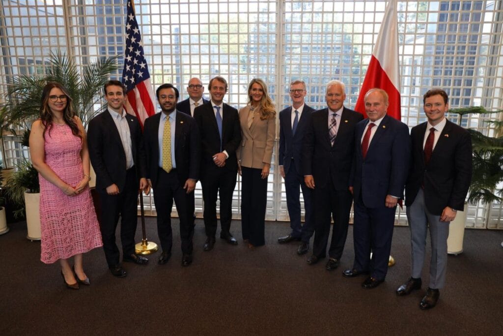 trump in temsil edecegi abd heyeti karol nawrocki nin yemin toreninde 3272