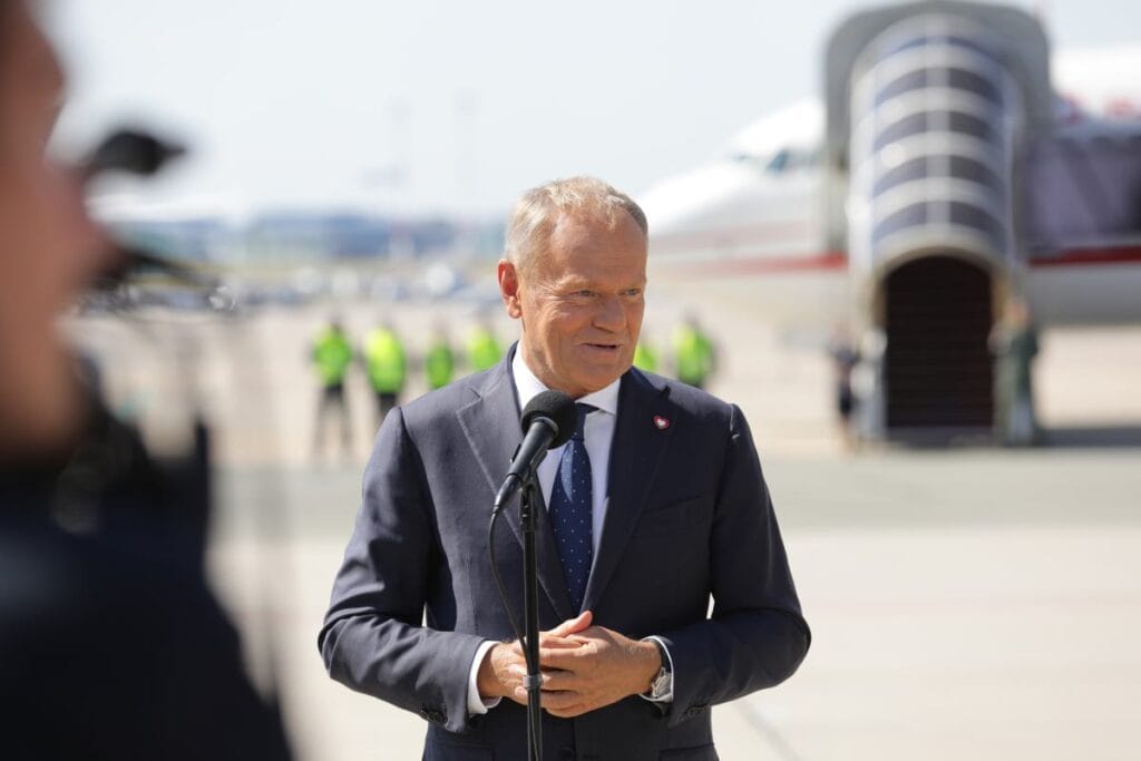 tusk bakanlar kurulundan sonra paha bicilemez bir sey nawrocki ye verilen talimatlardan bahsetti 7257