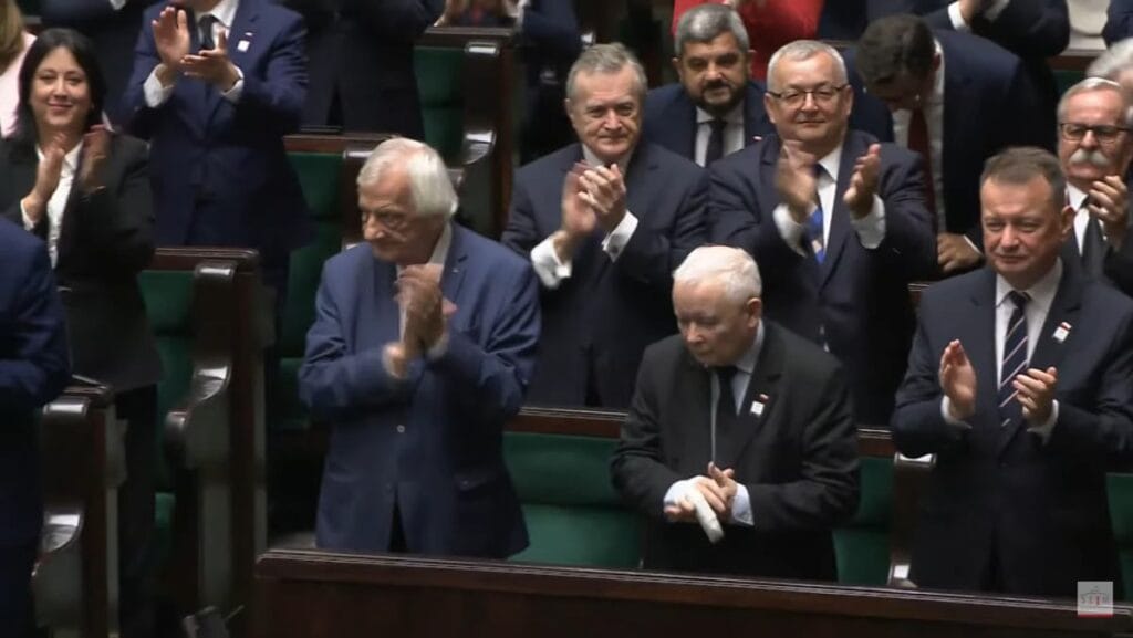 tvp muhabiri mikrofonun acik oldugunu unuttu jarek in parmagina ne oldu 3341