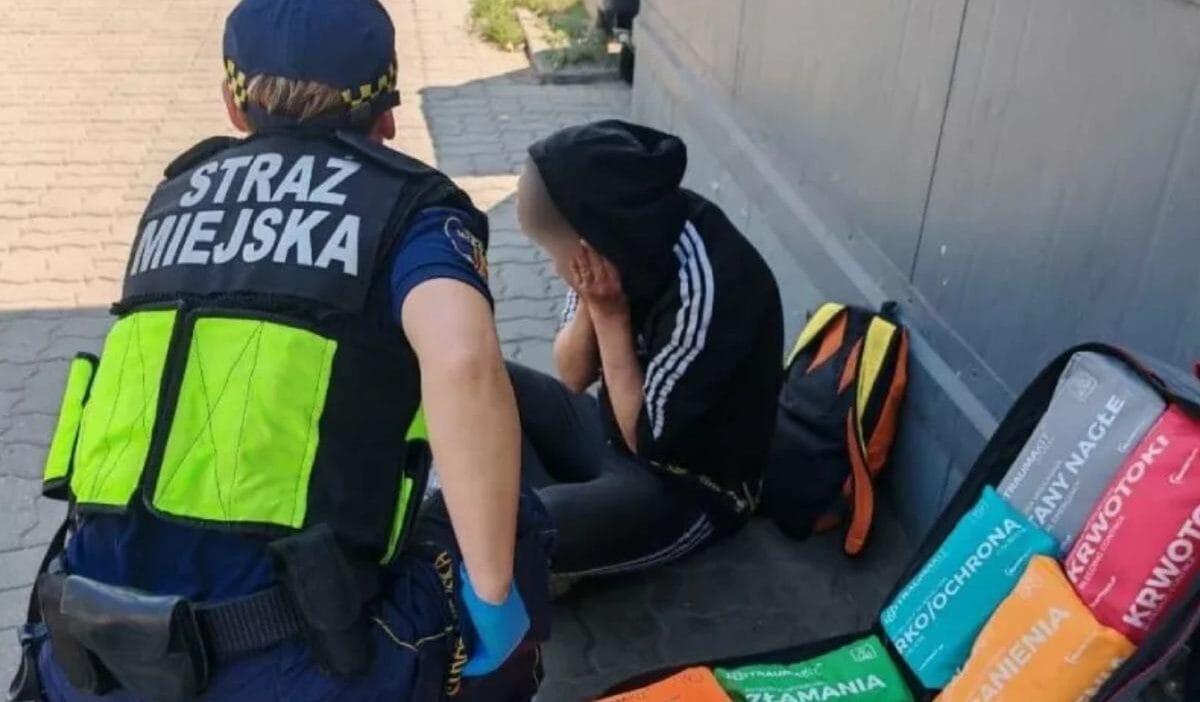 Varsova da hamile kadin su icin yalvarmis kimse tepki vermedi 6925