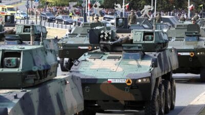 Varsova da ordusu bayrami 15 agustos tan siddetli trafik yonlendirmelerine kadar 4374