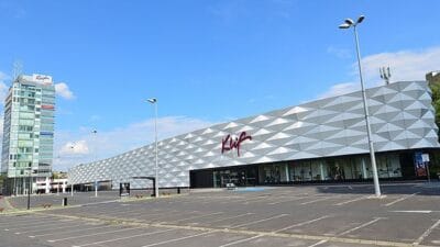 Varsova daki uc alisveris merkezi yikilacak perakende ikonlari konut sitelerine donusturulecek 6469