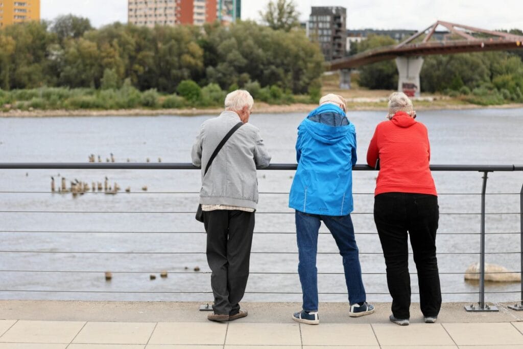 varsova daki vistul un seviyesi rekor duzeyde dusuk daha da kotulesecek bolge sakinlerinin suyu bitecek mi 7120