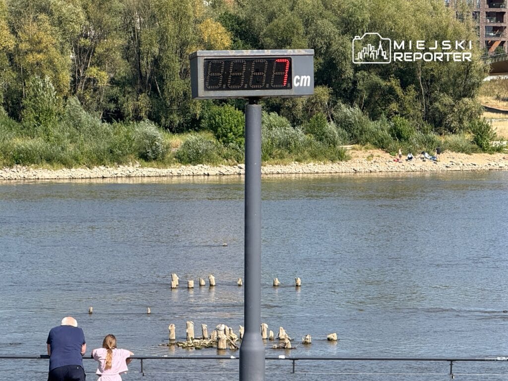 varsova daki vistul vistul bulvarlari uzerindeki en alcak durum icin yeni bir rekor kirdi 7272