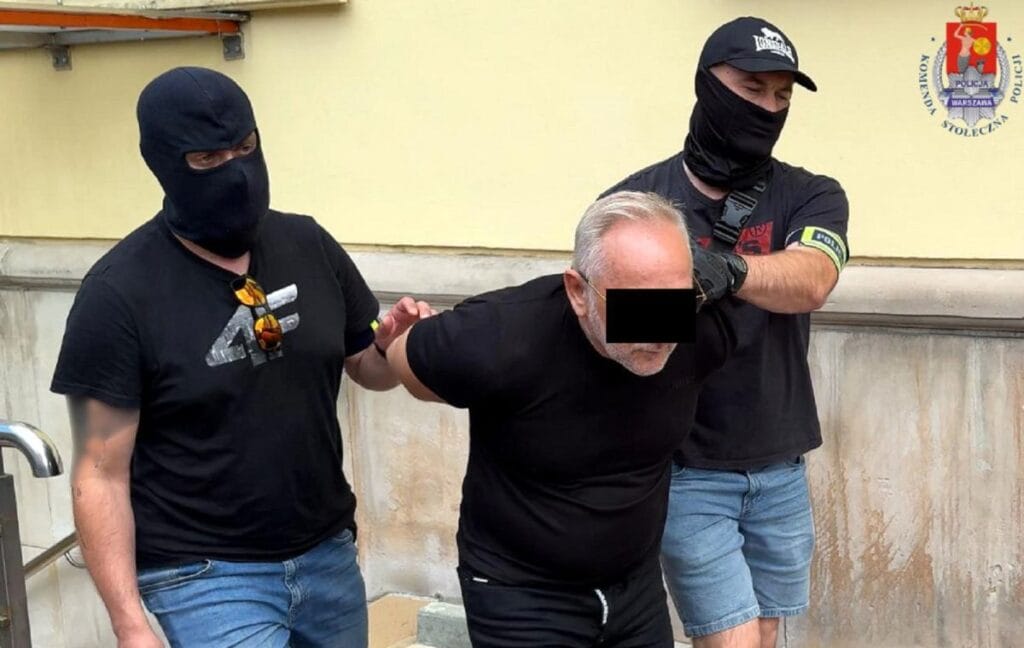 varsova nin merkezinde polis eylemi tutuklulardan biri nightingale bir video var 6069