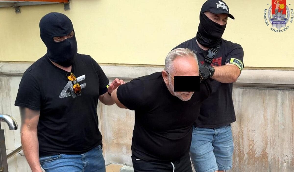 Varsova nin merkezinde polis eylemi tutuklulardan biri nightingale bir video var 6069