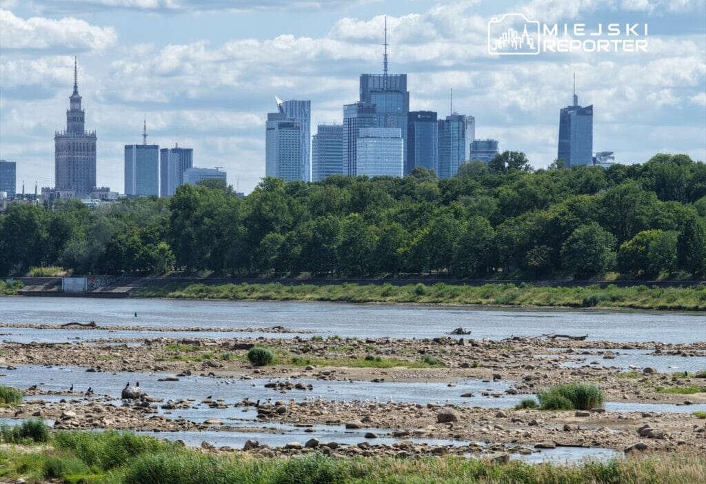 Vistül, boulevards'da tarihi rekor düşük seviyeye ulaştı 1 Vistul boulevards da tarihi rekor dusuk seviyeye ulasti 6364
