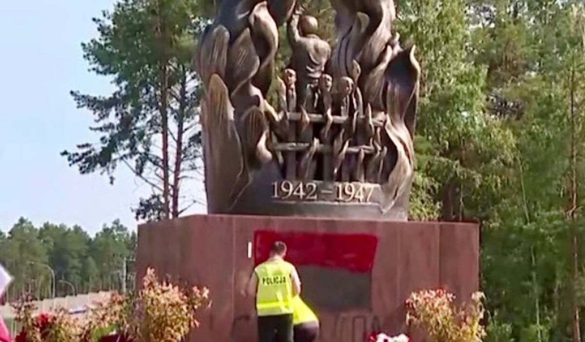 Wołyń şiddetinin kurbanları anıtı yıkıldı: abw 17 yaşındaki kişiyi tutukladı 1 Wo y siddetinin kurbanlari aniti yikildi abw 17 yasindaki kisiyi tutukladi 4289