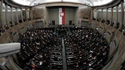 Yeni cbos anketi. Grzegorz braun'un partisinde büyük düşüş 2 Yeni cbos anketi grzegorz braun un partisinde buyuk dusus 6379