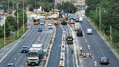 Yollarda yaz tatilinin sonu wis ostrada marsa ve suruculer icin yeni bolumler 8068