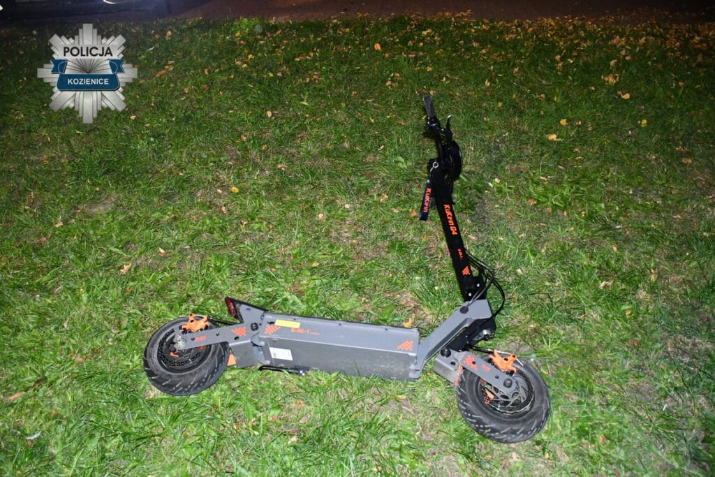 14 yasindaki bir cocugun scooter dan dramatik dususu polis cagrisi kask hayat kurtarabilir 13862