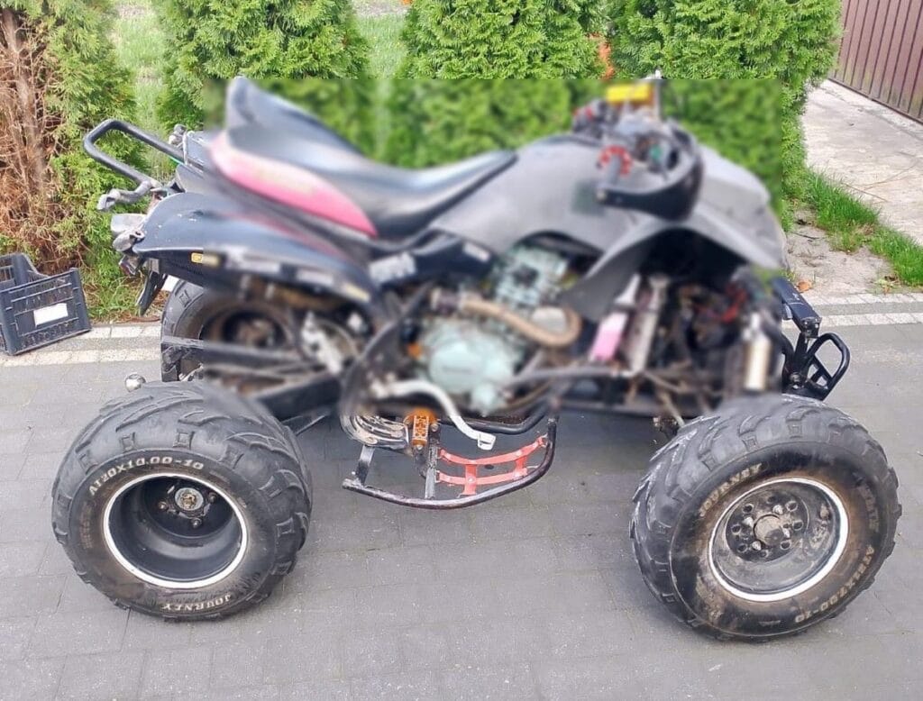 17 yasindaki genc bir atv ye carpti lpr helikopteri ile hastaneye kaldirildi 10599