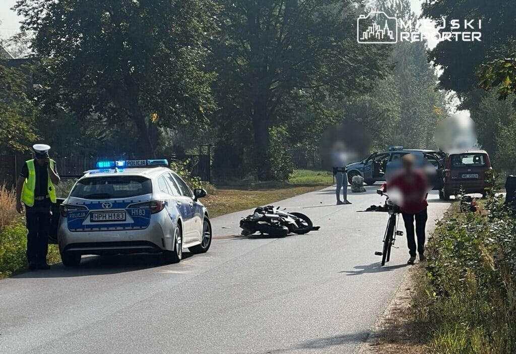 17 yaşındaki moped sürücüsüne bir araba kafa kafaya çarptı. Lpr helikopteri ile alınan gencin durumu ciddi 1 17 yasindaki moped surucusune bir araba kafa kafaya carpti lpr helikopteri ile alinan gencin durumu ciddi 8501