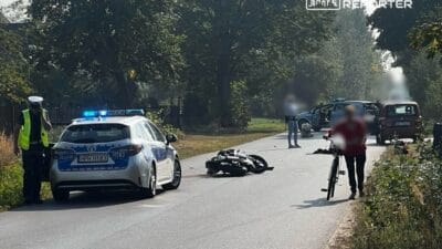 17 yasindaki moped surucusune bir araba kafa kafaya carpti lpr helikopteri ile alinan gencin durumu ciddi 8501