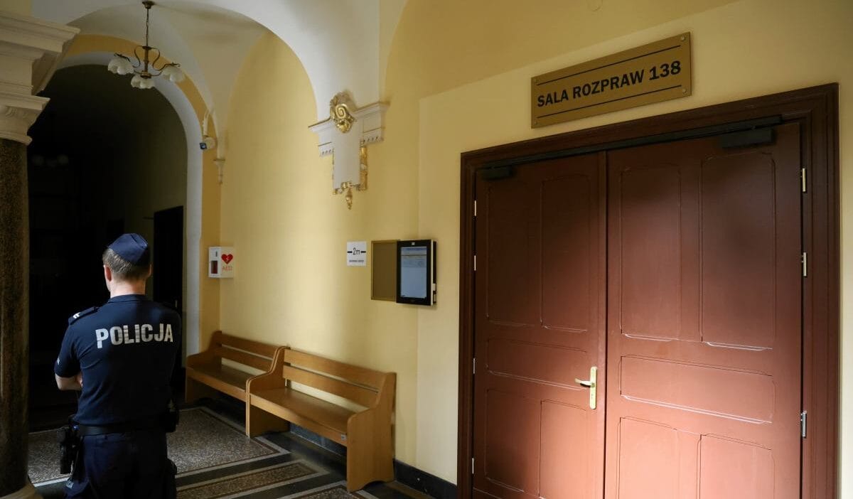 33 yaşındaki zanlının çocuğu 'ceza olarak' kaynar suya attığı iddia ediliyor. Müebbet hapis cezasıyla karşı karşıya 1 33 yasindaki zanlinin cocugu ceza olarak kaynar suya attigi iddia ediliyor muebbet hapis cezasiyla karsi karsiya 10473