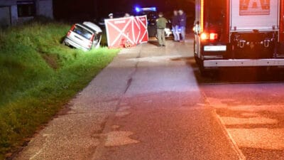 72 yasinda bir adam arabasiyla bir menfeze girdi adam muhtemelen emniyet kemeri takmiyordu basini aracin on camina carpti ve oldu 11385