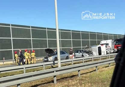 A2 otoyolunda 4 arac arasinda carpisma otobus devrildi trafik tikandi 12321