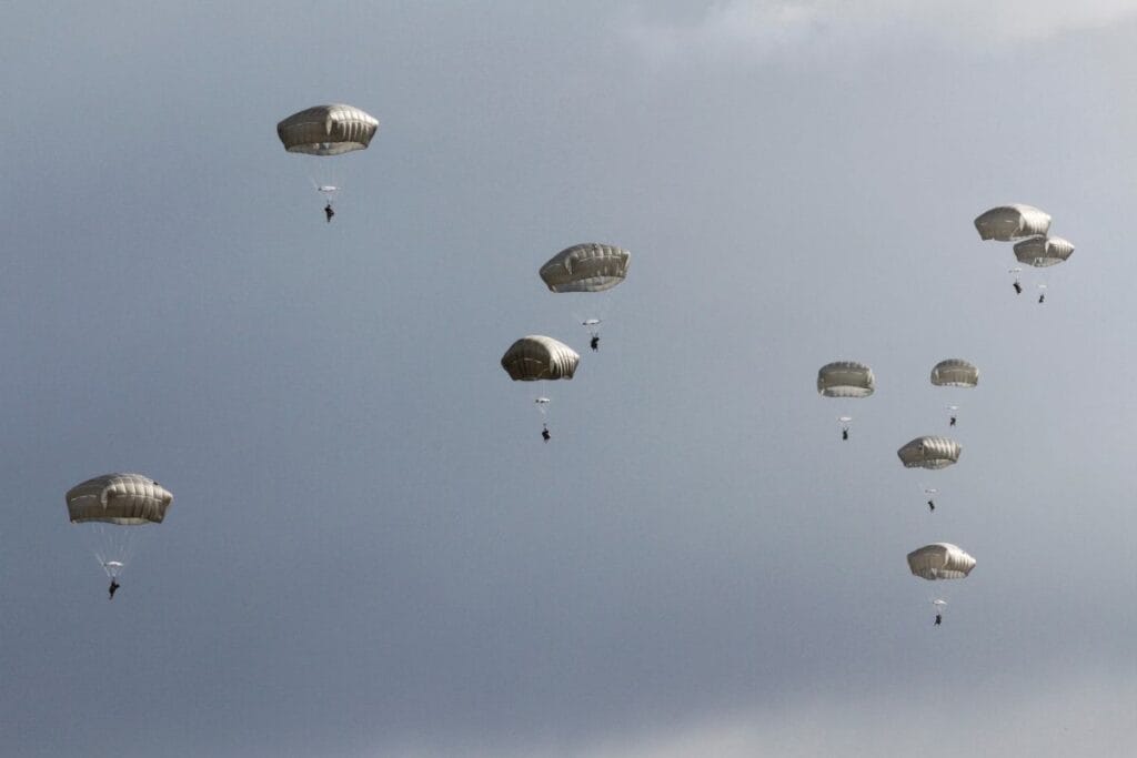 abd de tatbikat sirasinda trajedi polonya dan gelen ozel kuvvetler askerleri olduruldu nawrocki tepki gosterdi 12118