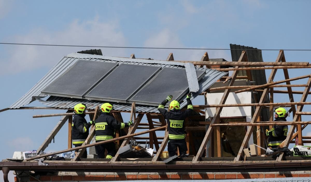 Abd'den polonya üzerindeki insansız hava araçlarına ilişkin ses. "her santimini savun". 1 Abd den polonya uzerindeki insansiz hava araclarina iliskin ses her santimini savun 10289