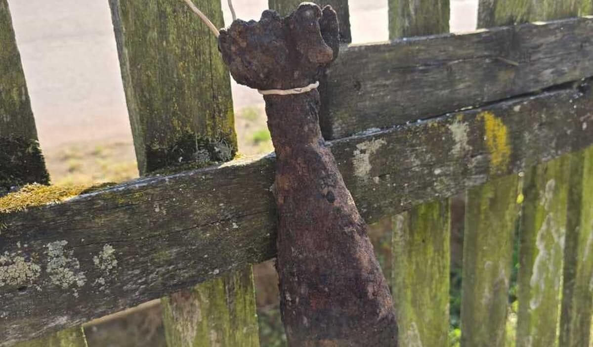 Adamin komsusunun citine havan topu mermisi astigi ve evi havaya ucurmakla tehdit ettigi iddia edildi 8684