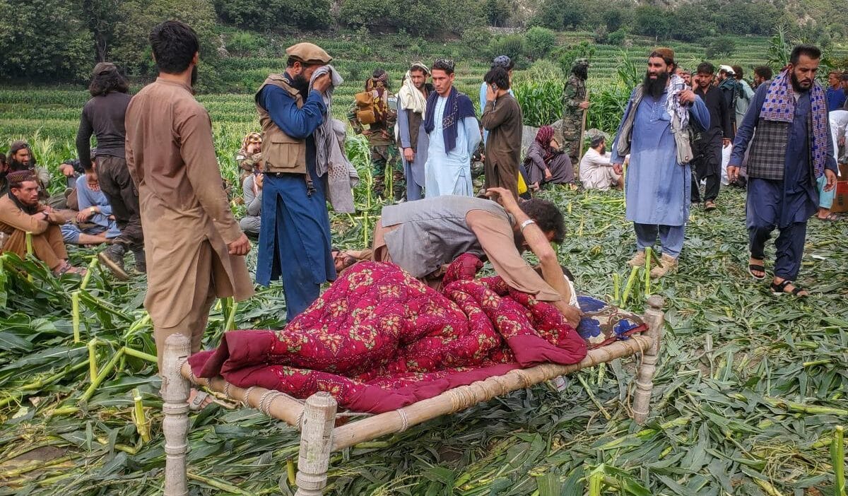 Afganistan da yuzlerce depremzede felaket boyutunda insani durum 8281