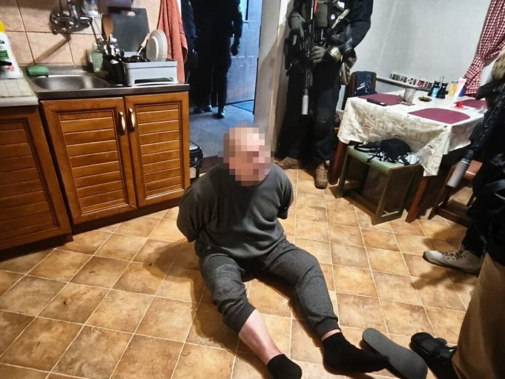 ailesiyle iliskisini kesti ve geceleri yasamaya basladi neredeyse 20 yil sonra dustu 14177