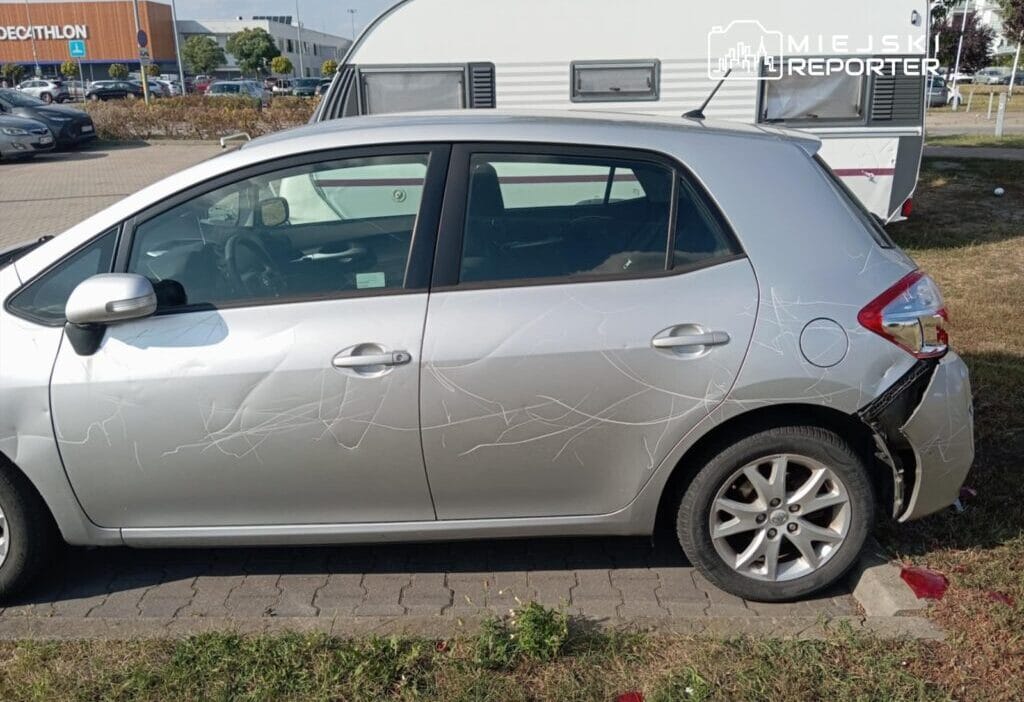 Alti araba hasar gordu suclu kimsenin sorumlu olmadigi bir geyik 10752