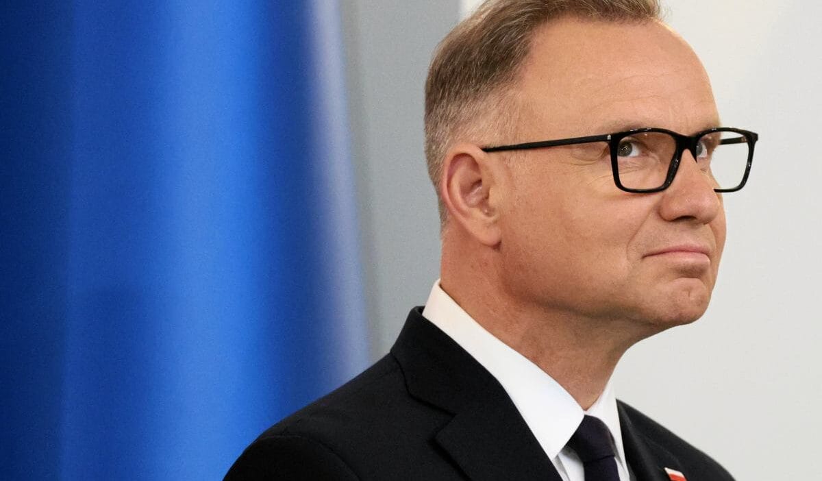 Andrzej duda bir daireye taşındı. Bir sorun ortaya çıktı. "özel bir depo kiralamak zorunda kaldık". 1 Andrzej duda bir daireye tasindi bir sorun ortaya cikti ozel bir depo kiralamak zorunda kaldik 8455