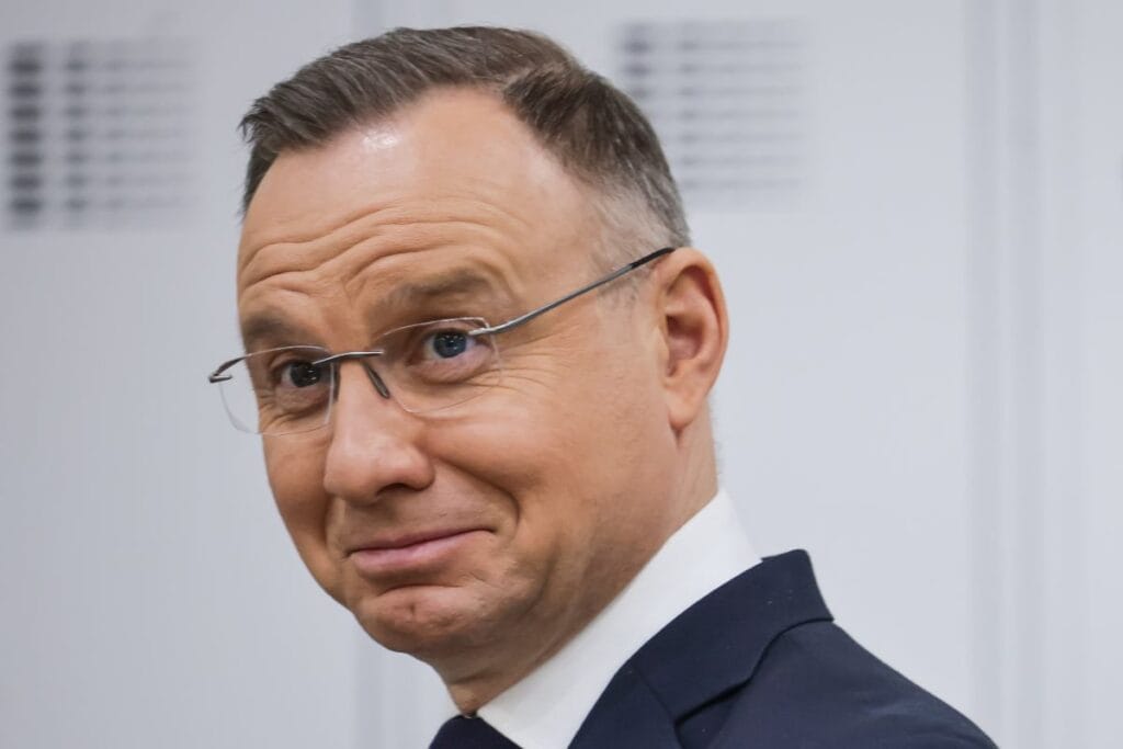 andrzej duda isi aldi kanal sifir da kendi programini sunacak 8792